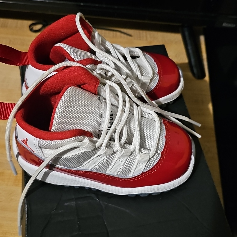 Jordan 11 Retro (TD) Cherry - Picture 2 of 5